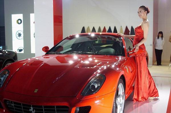 公關(guān)公司:吐槽沒(méi)胸之后的車(chē)展公關(guān)