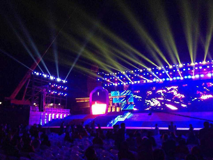 晚會(huì)活動(dòng)策劃中如何運(yùn)用舞臺燈光